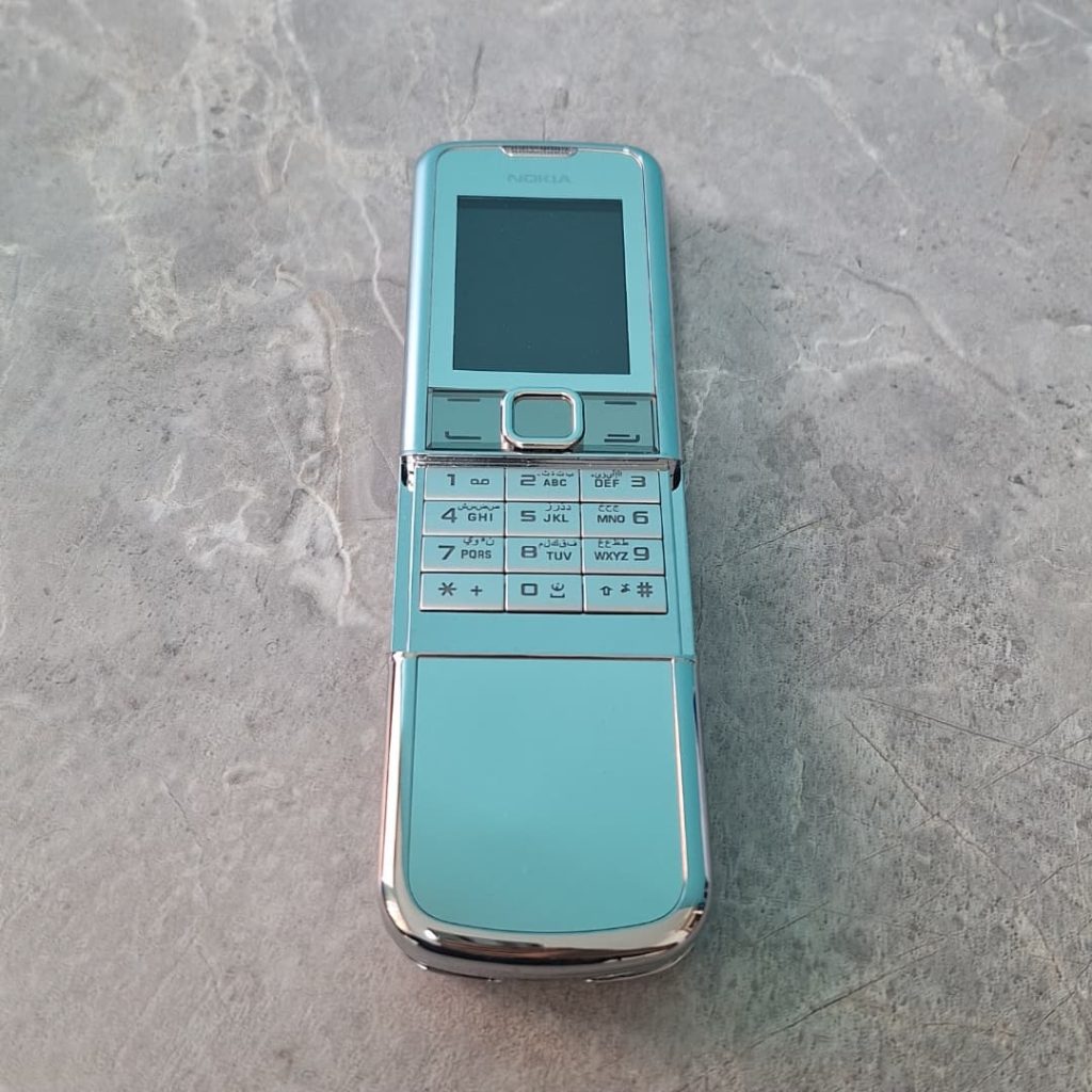 نوکیا 8800 رنگ سیلور (نقره ای)